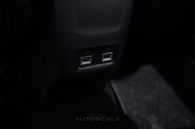PEUGEOT 208 usata, con Touch screen