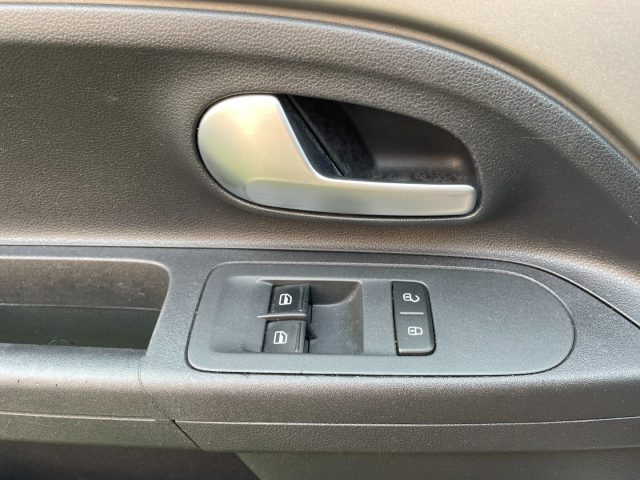 VOLKSWAGEN up! usata, con Cruise Control