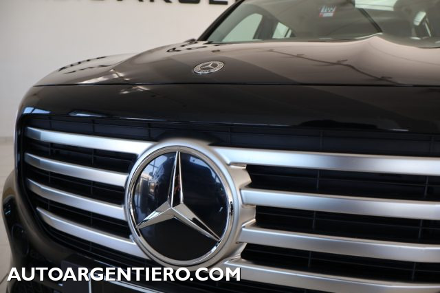 MERCEDES-BENZ GLB 180 usata, con Fari full-led