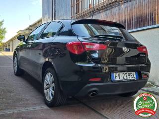 ALFA ROMEO Giulietta usata, con Autoradio