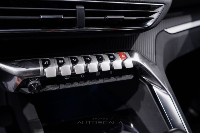 PEUGEOT 5008 usata, con Bracciolo