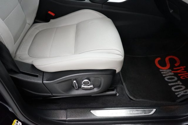 JAGUAR E-Pace usata 32