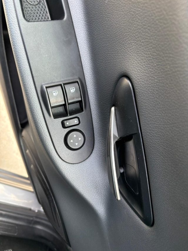 LANCIA Ypsilon usata, con Lettore CD