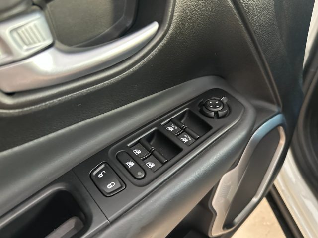 JEEP Renegade usata, con USB