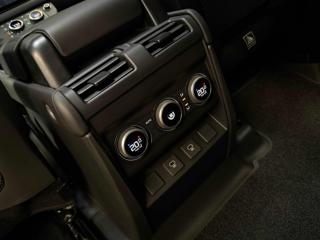 LAND ROVER Defender usata, con Sedile posteriore sdoppiato