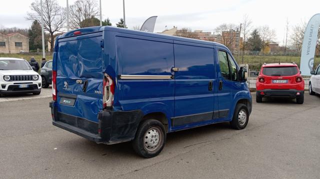 PEUGEOT Boxer usata, con USB