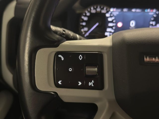 LAND ROVER Defender usata 21