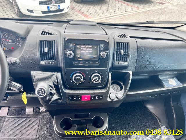 PEUGEOT Boxer usata, con Touch screen