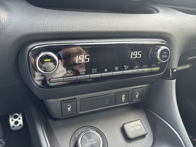 TOYOTA Yaris usata, con Cronologia tagliandi