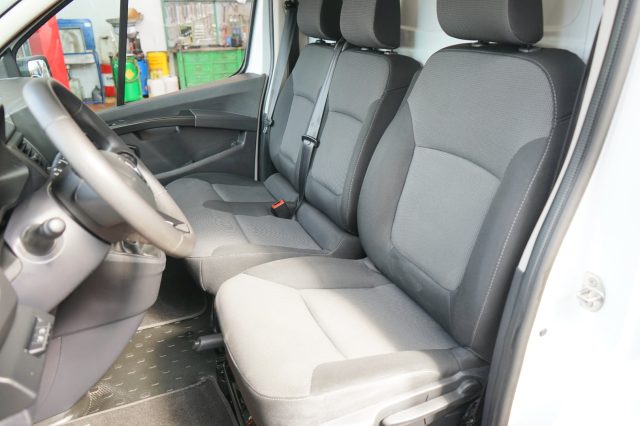 RENAULT Trafic usata, con Fari LED