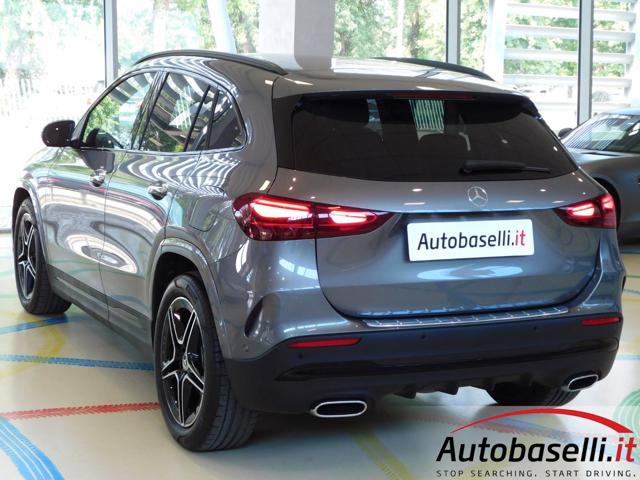 MERCEDES-BENZ GLA 180 usata, con Park Distance Control