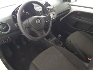 VOLKSWAGEN up! usata, con Autoradio