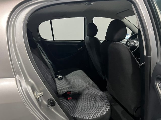 TOYOTA Yaris usata, con Fendinebbia
