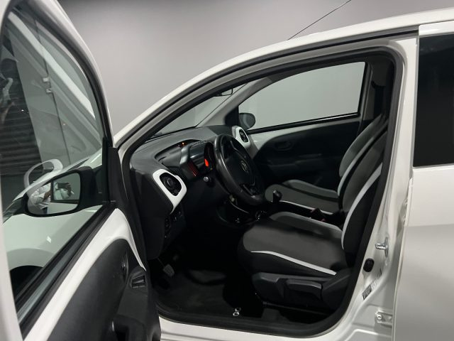 TOYOTA Aygo usata, con Antifurto