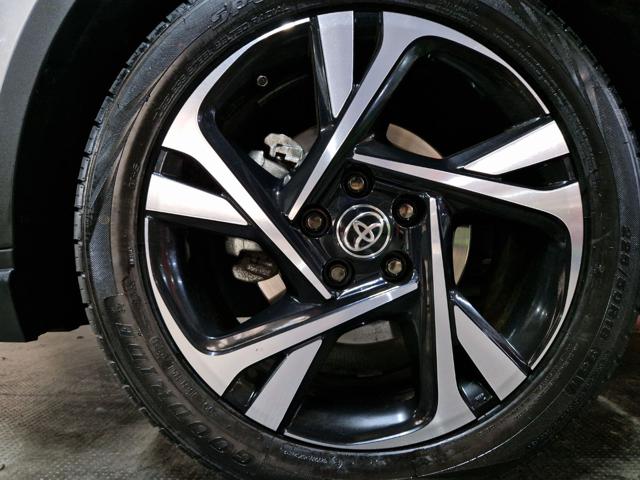 TOYOTA C-HR usata, con Autoradio