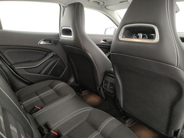 MERCEDES-BENZ GLA 180 usata, con Fari LED