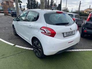 PEUGEOT 208 usata, con Autoradio