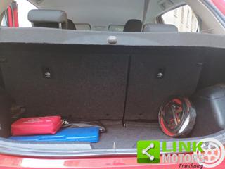 TOYOTA Yaris usata 26