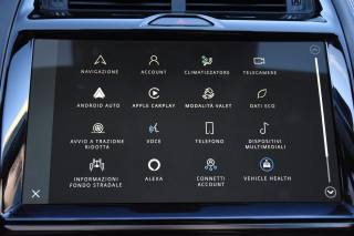 JAGUAR E-Pace usata, con Sensori di parcheggio anteriori