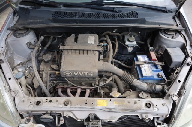 TOYOTA Yaris usata 63