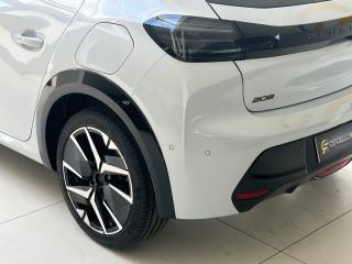 PEUGEOT 208 usata, con Autoradio