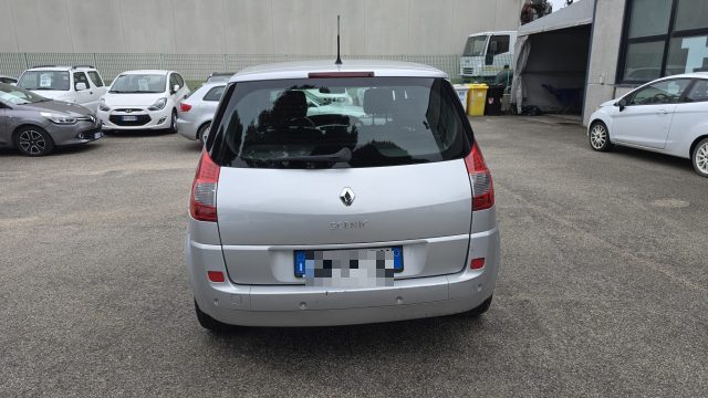 RENAULT Grand Scenic usata, con Chiusura centralizzata