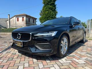 VOLVO V60 B4 (d) Geartronic Momentum Business Pro