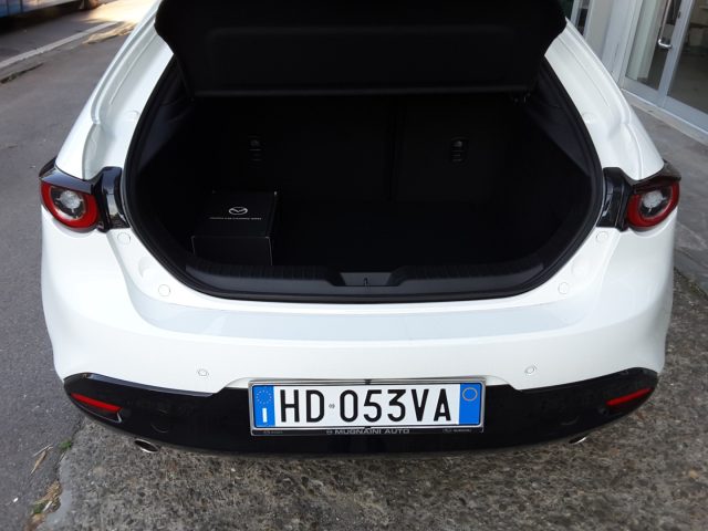 MAZDA 3 usata, con Touch screen