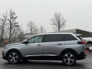 PEUGEOT 5008 usata, con Cerchi in lega