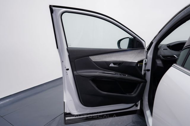 PEUGEOT 5008 usata, con Climatizzatore