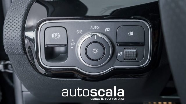 MERCEDES-BENZ A 200 usata, con Volante multifunzione