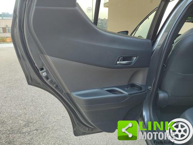 TOYOTA C-HR usata 32