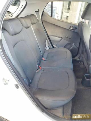 HYUNDAI i10 usata, con Sedile posteriore sdoppiato