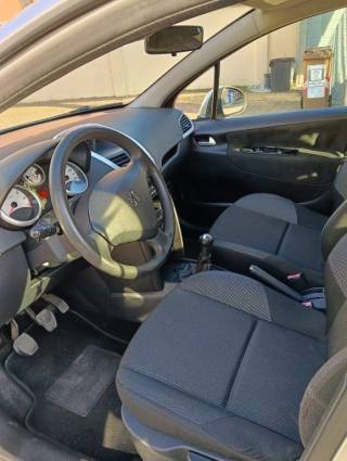 PEUGEOT 207 usata, con Autoradio
