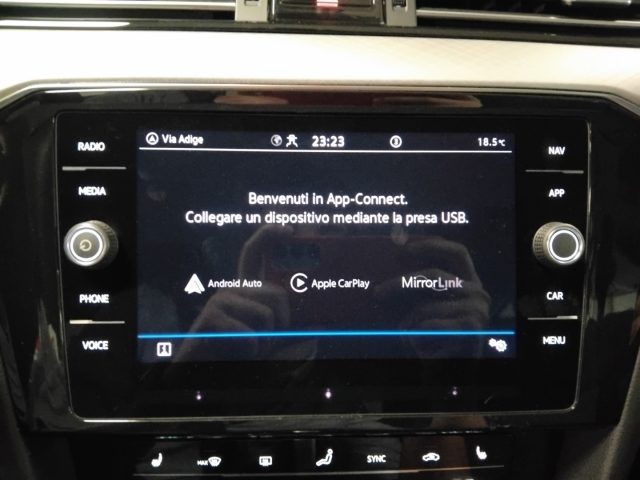 VOLKSWAGEN Passat usata 26