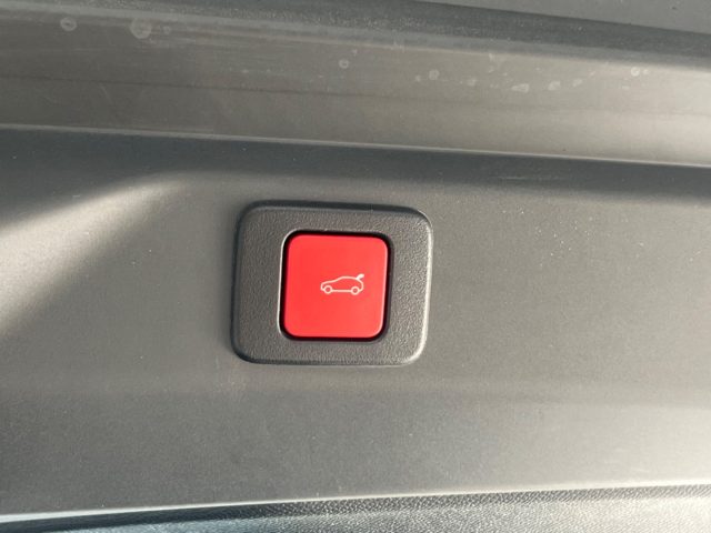 PEUGEOT 3008 usata, con Cruise Control