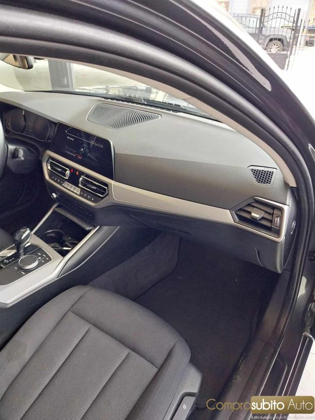 BMW 320 usata, con Fendinebbia