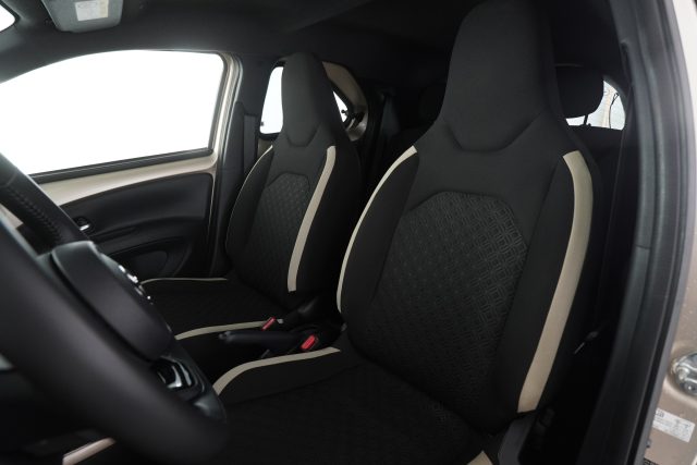 TOYOTA Aygo X usata 7