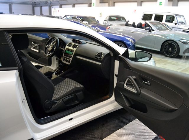 VOLKSWAGEN Scirocco usata, con Airbag laterali