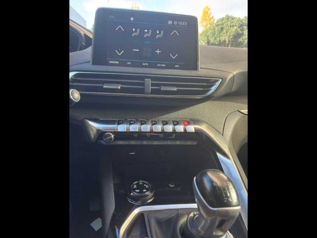 PEUGEOT 3008 usata, con Sistema di navigazione