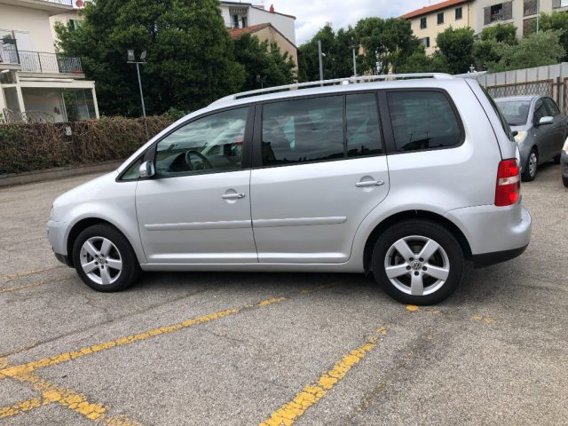 VOLKSWAGEN Touran usata, con Boardcomputer