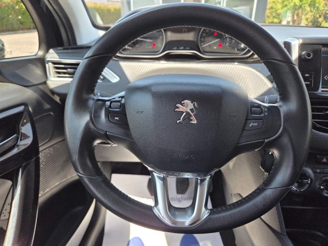 PEUGEOT 208 usata, con Controllo automatico clima