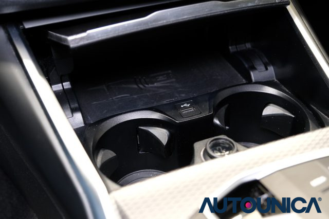 BMW 320 usata, con Sensori di parcheggio anteriori