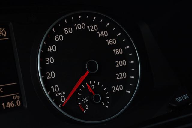 VOLKSWAGEN Caravelle usata, con Fari LED