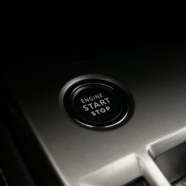 PEUGEOT 308 usata, con Fari LED