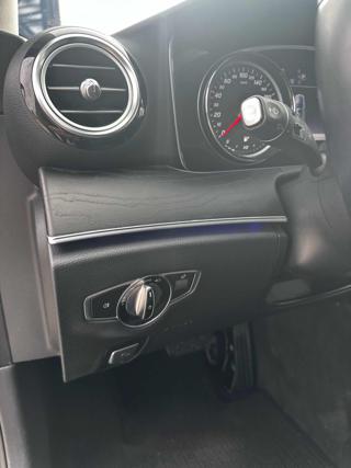 MERCEDES-BENZ E 200 usata, con Interni in pelle
