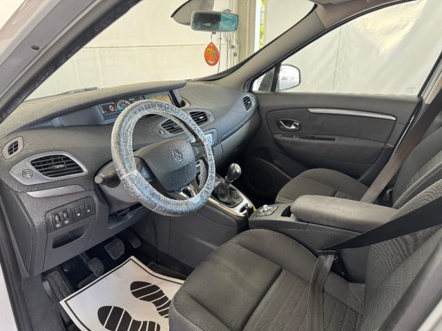RENAULT Scenic usata, con Telecamera per parcheggio assistito