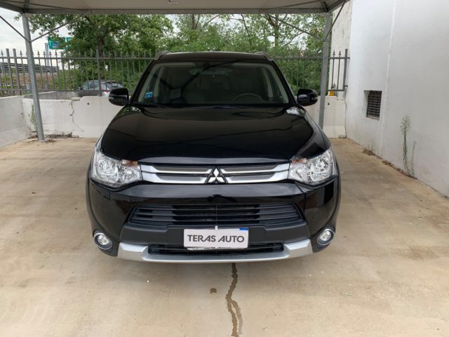 MITSUBISHI Outlander usata, con Airbag