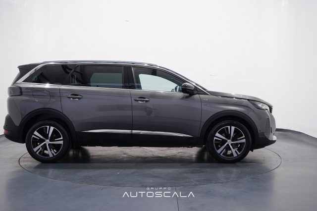 PEUGEOT 5008 usata, con Cerchi in lega