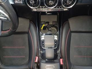 MERCEDES-BENZ GLB 200 usata, con Sistema di navigazione